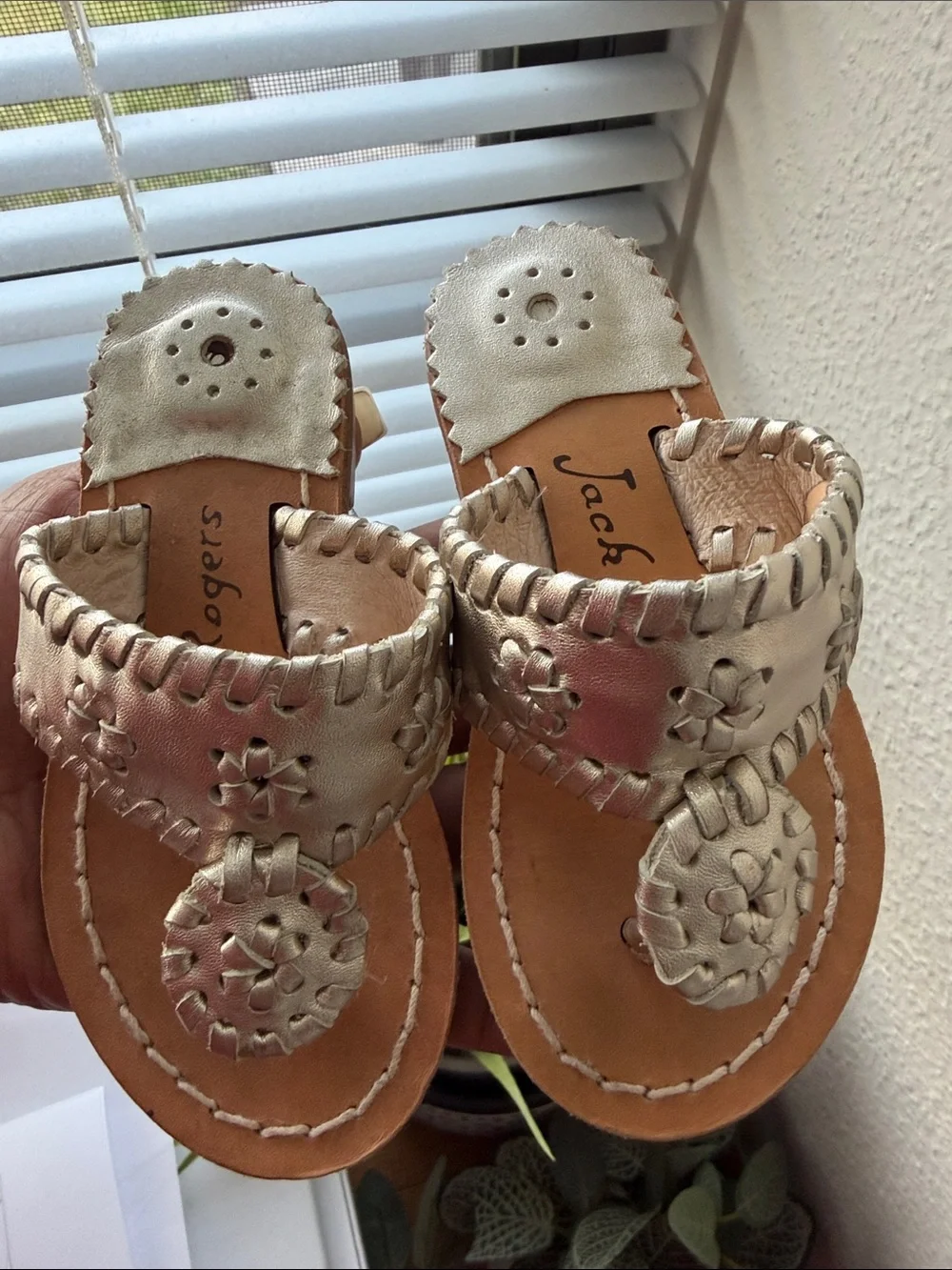 Jack Rogers Kids Metallic Silver Leather Thong Sandals